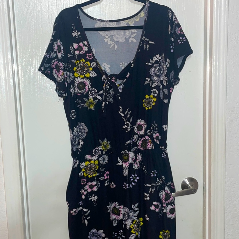 Nice jumpsuit black with flowers